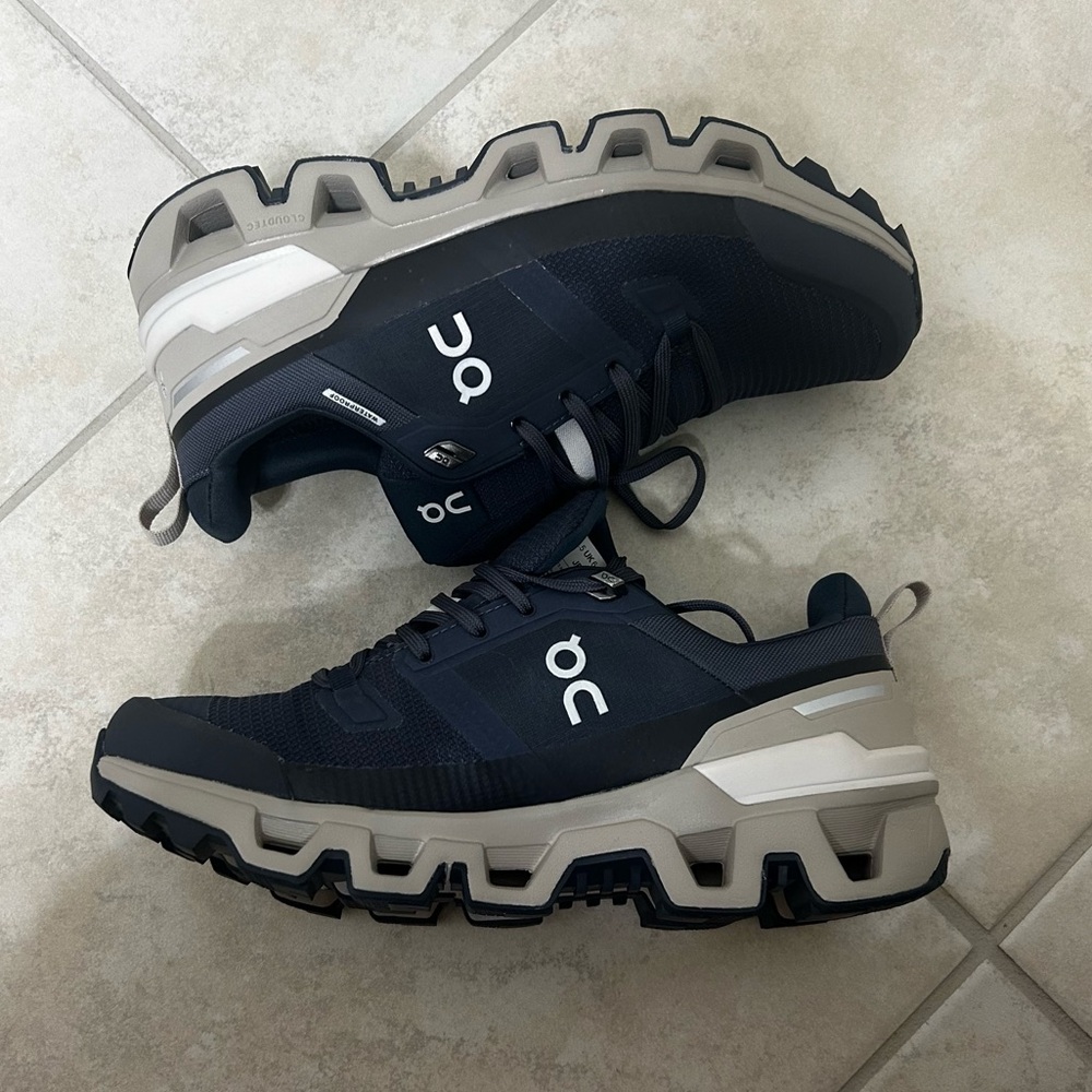 On Running Navy | Desert Cloudwander Waterproof Sz. 8.5W - Picture 7 of 10